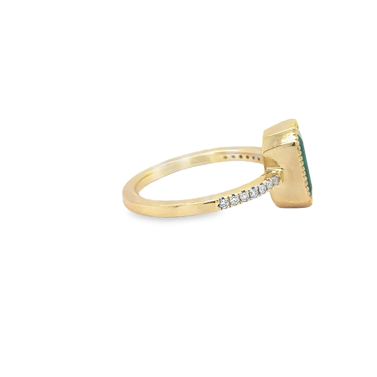 14KT YELLOW GOLD EMERALD AND DIAMONDS RING