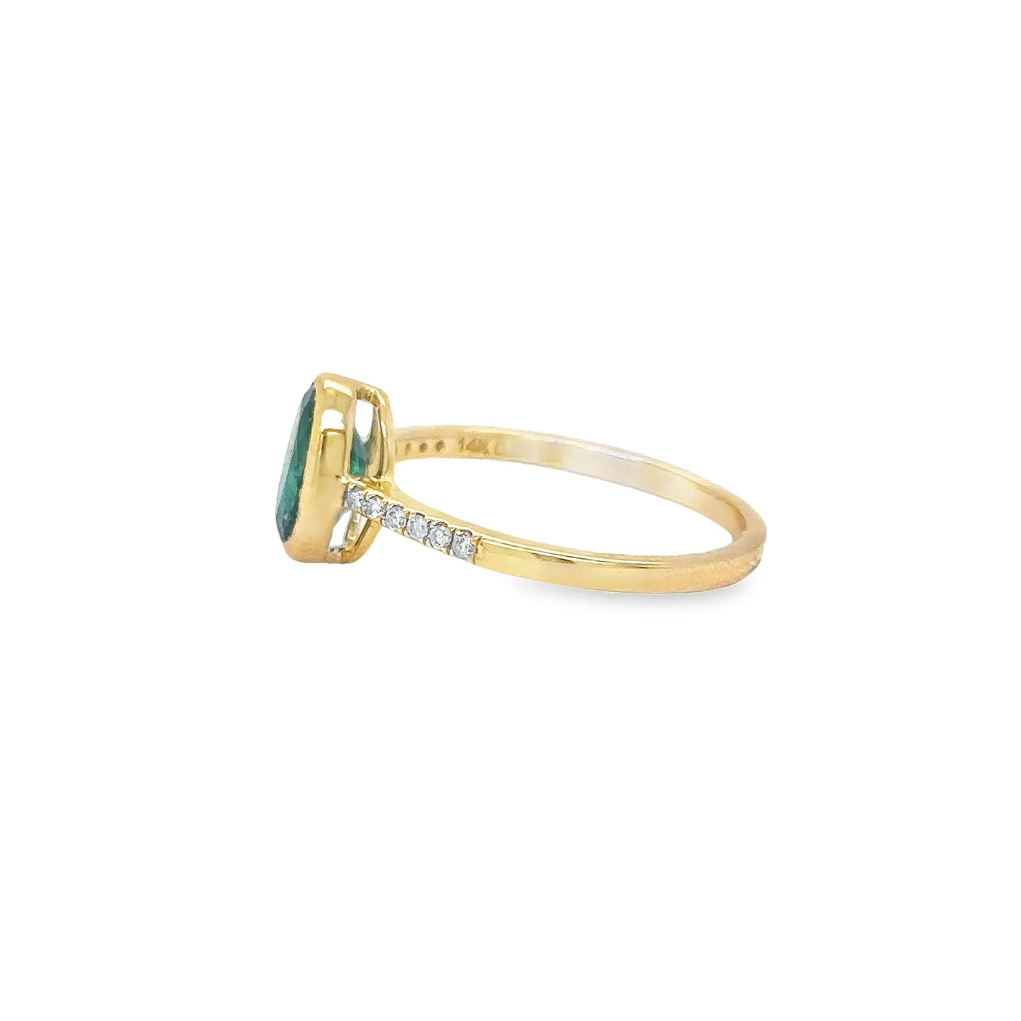 14KT YELLOW GOLD EMERALD OVAL WITH DIAMONDS RING