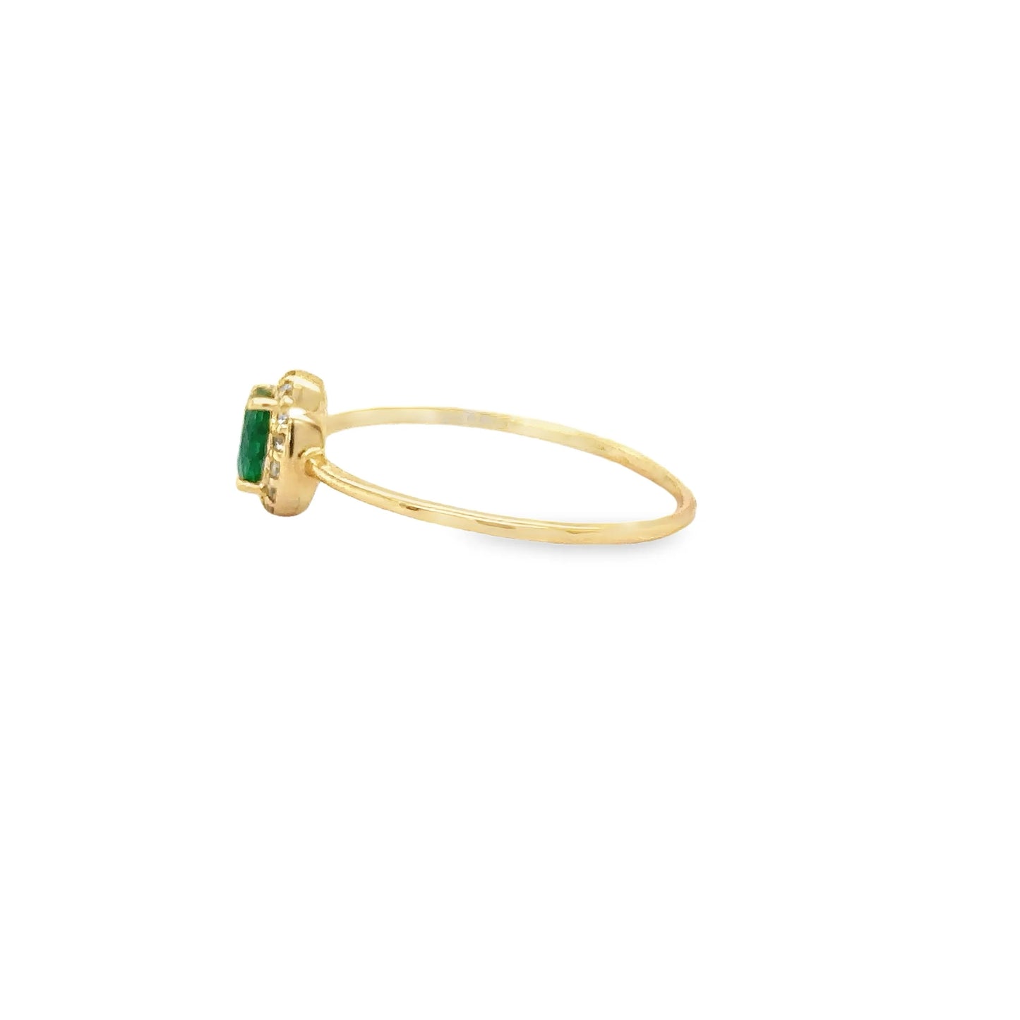 14KT YELLOW GOLD EMERALD AND DIAMONDS RING