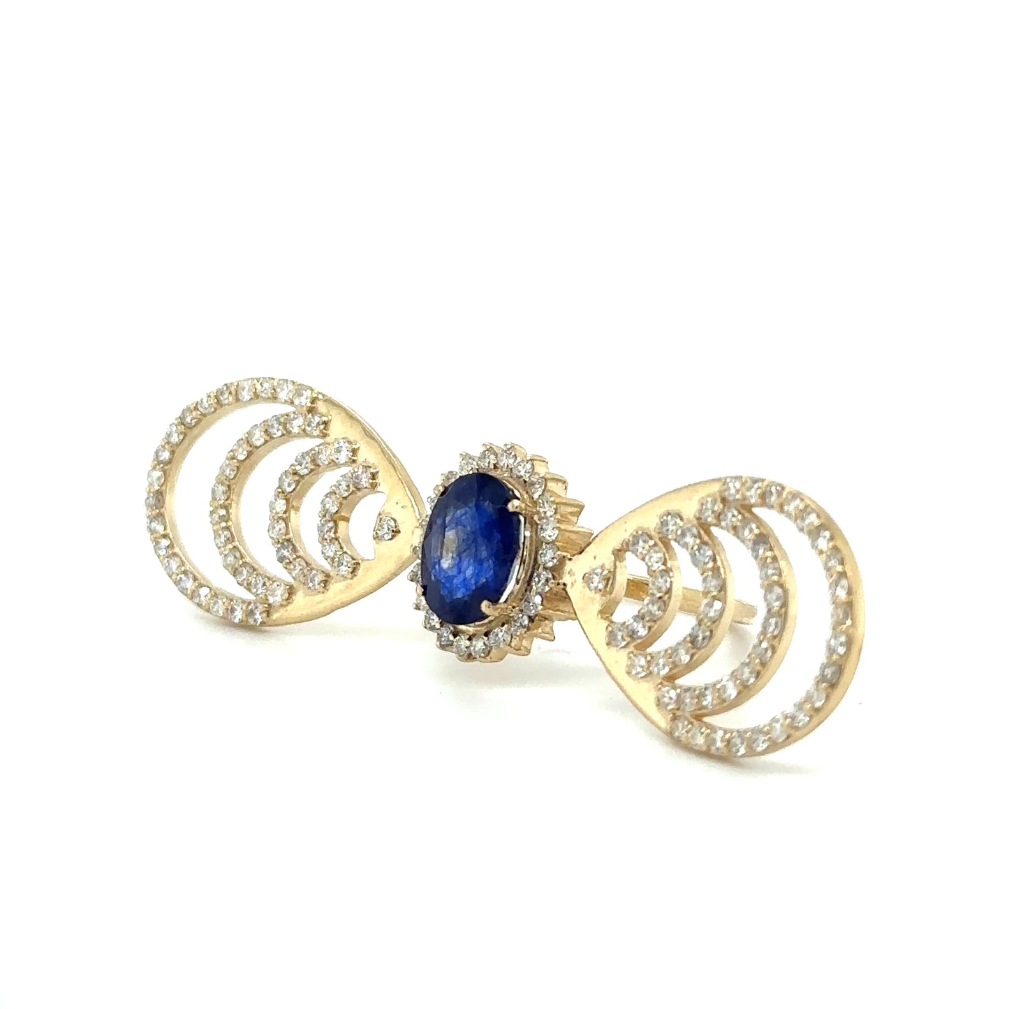 YELLOW GOLD RING WITH SAPPHIRE AND DIAMONDS