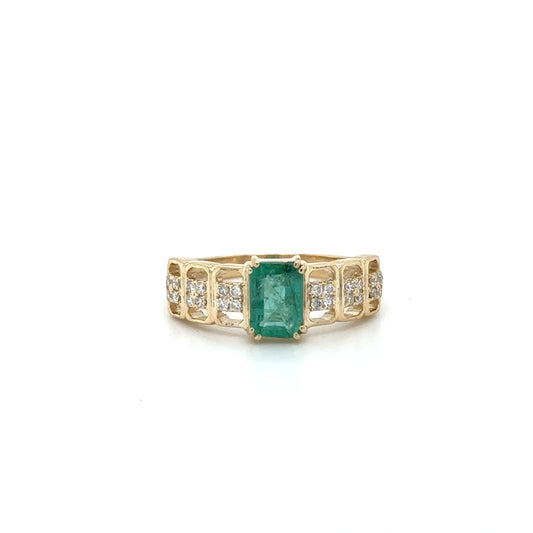 YELLOW GOLD RING WITH EMERALD AND DIAMONDS
