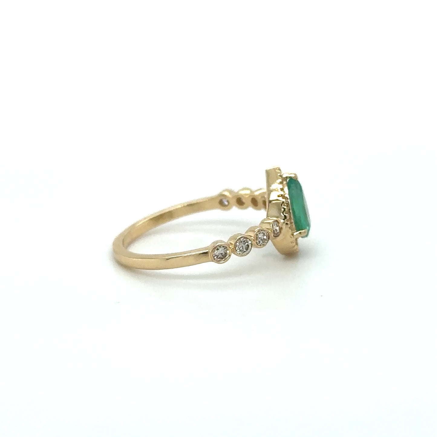 YELLOW GOLD EMERALD RING WITH DIAMONDS