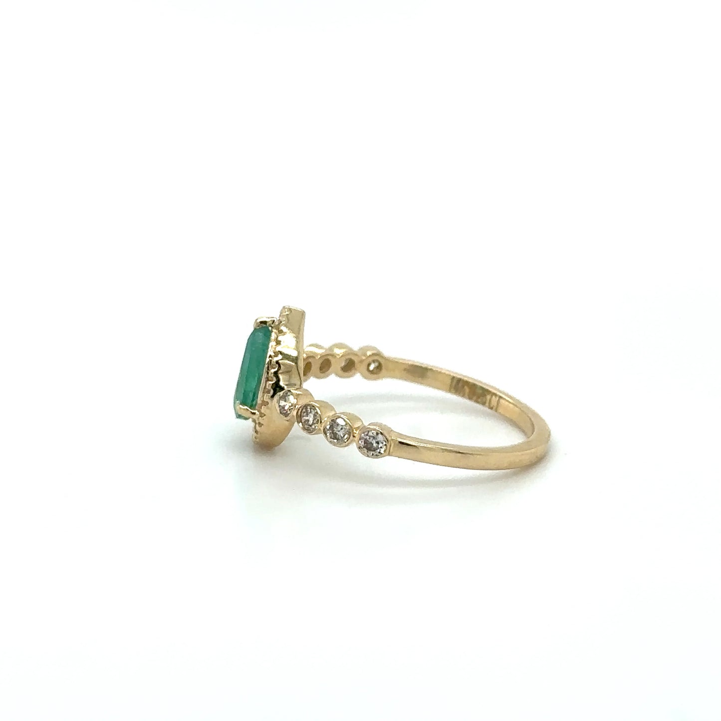 YELLOW GOLD EMERALD RING WITH DIAMONDS