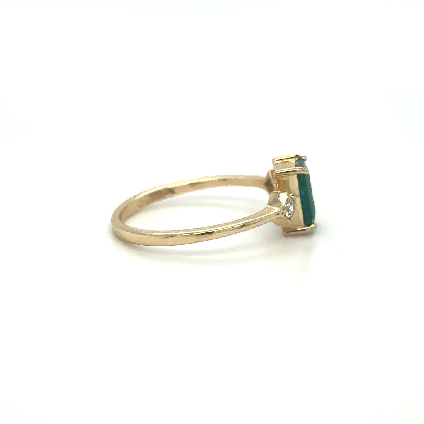 14KT YELLOW GOLD EMERALD DIAMOND RING
