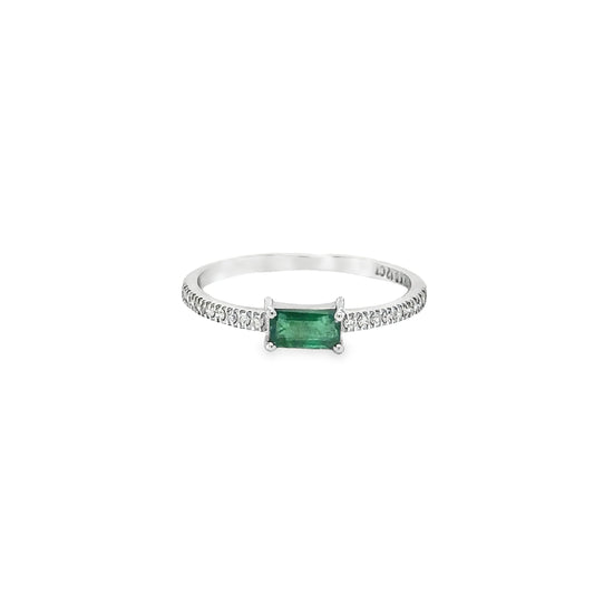 14KT WHITE GOLD EMERALD AND DIAMONDS RING