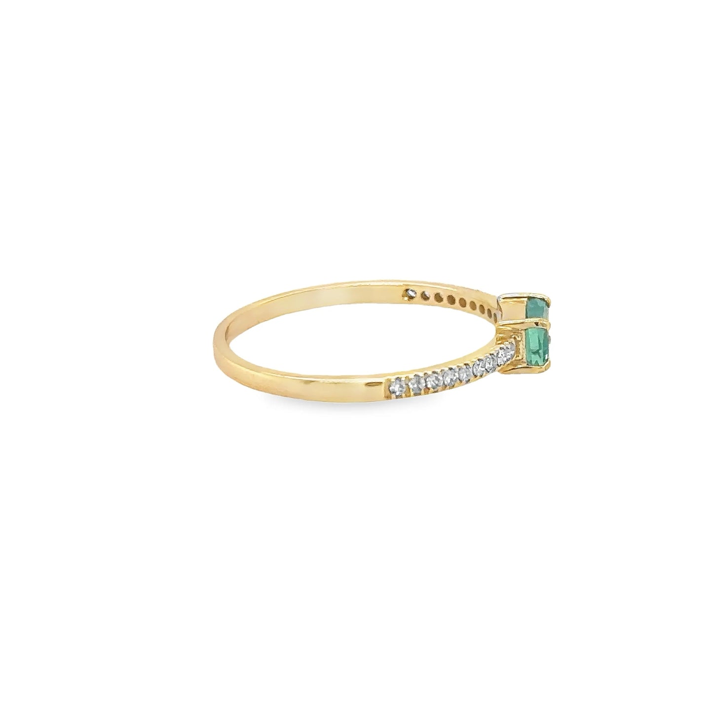 14KT YELLOW GOLD EMERALD AND DIAMONDS RING