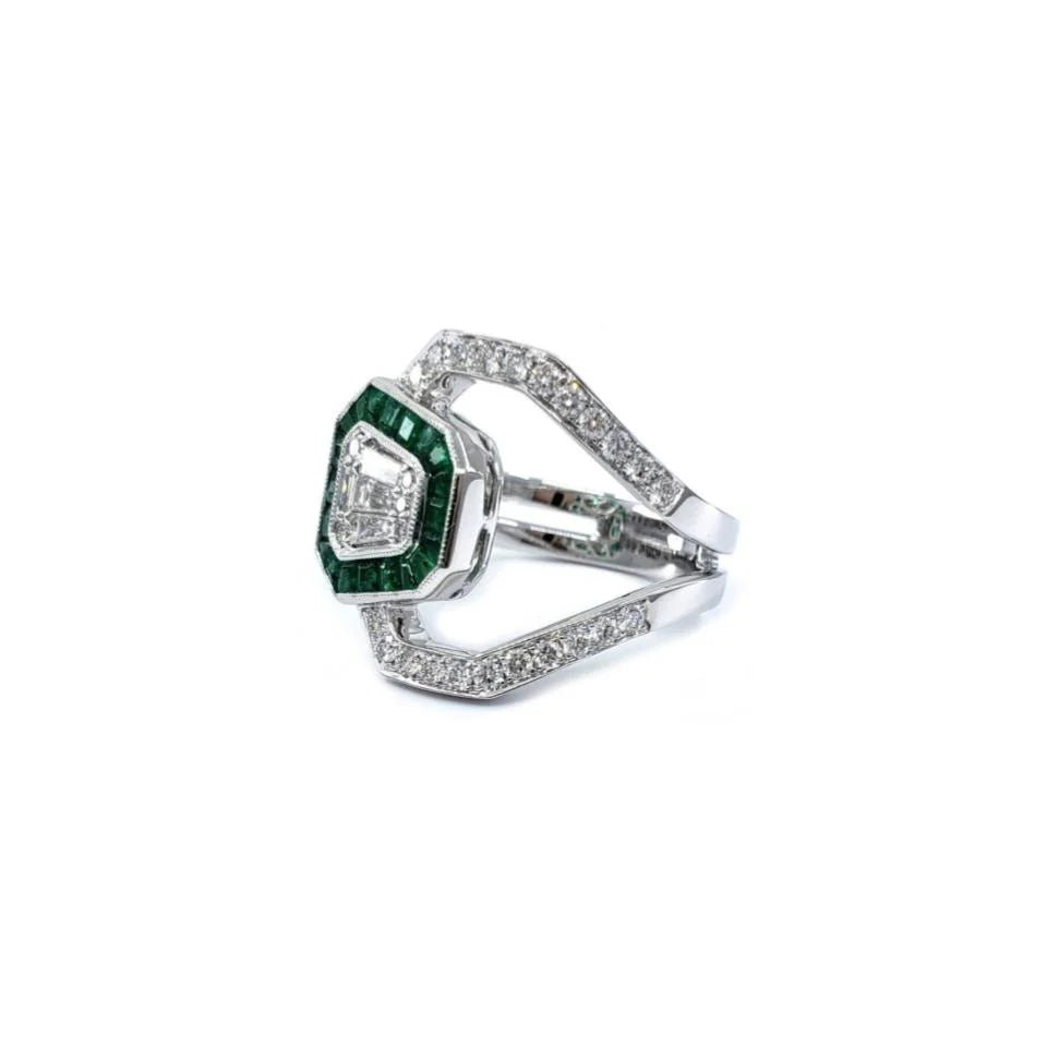 18KT WHITE GOLD EMERALD AND DIAMOND RING