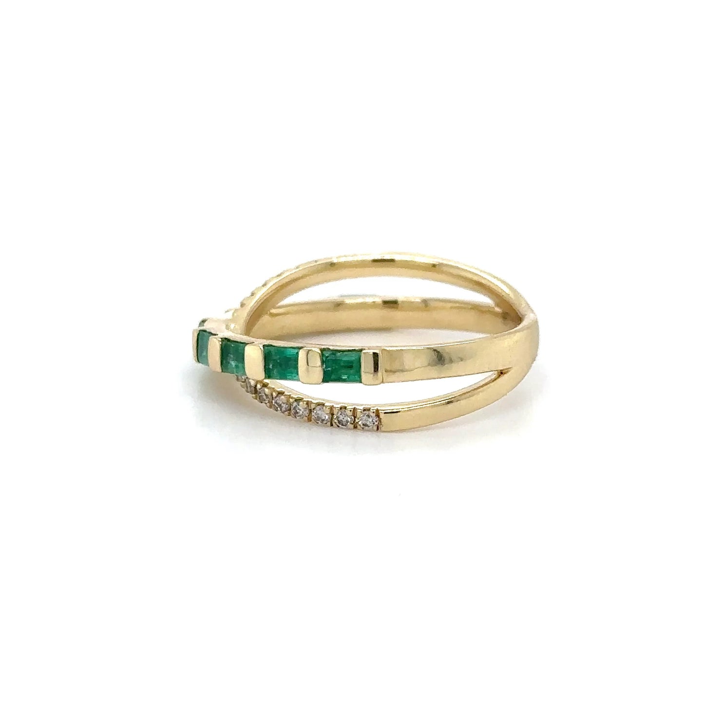 14KT YELLOW GOLD EMERALD AND DIAMONDS RING