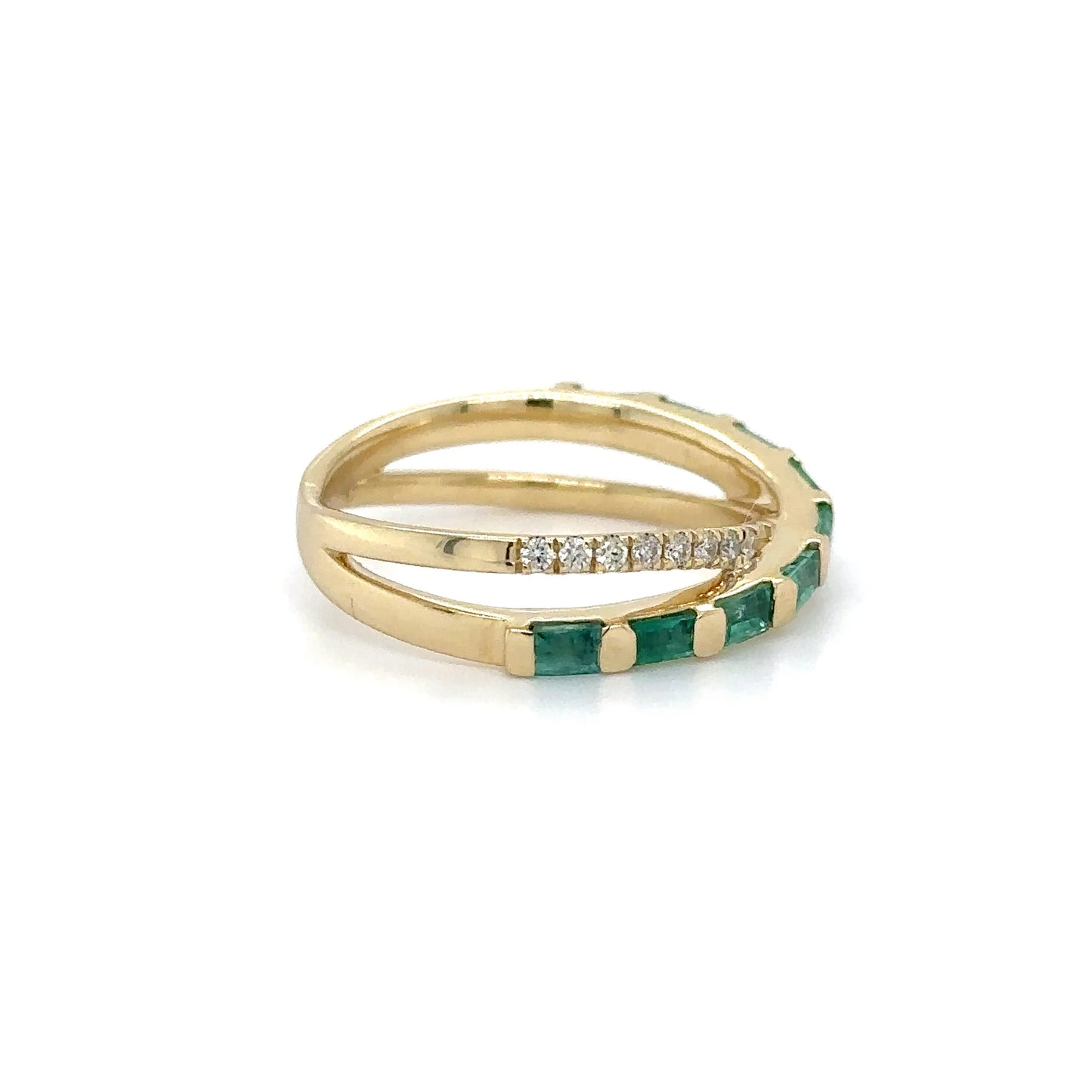 14KT YELLOW GOLD EMERALD AND DIAMONDS RING