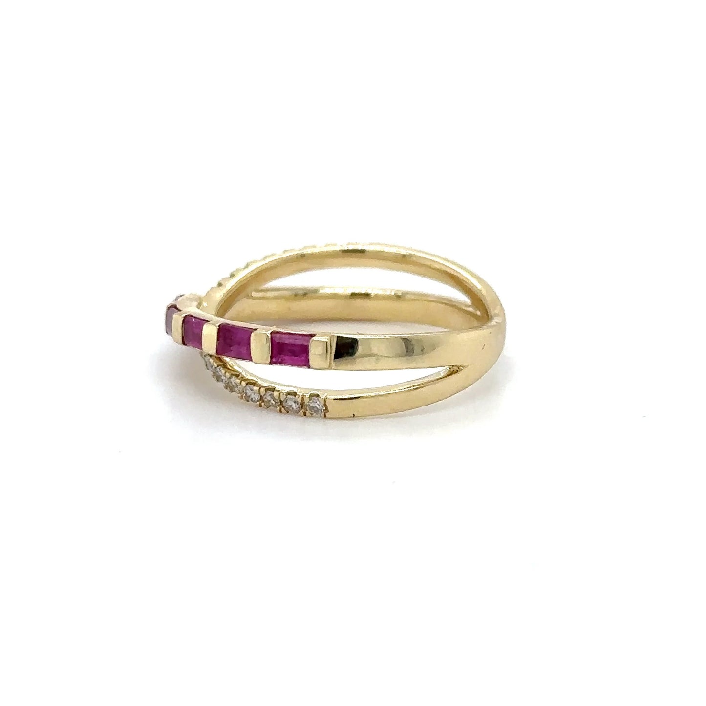 14KT YELLOW GOLD RUBY AND DIAMONDS RING