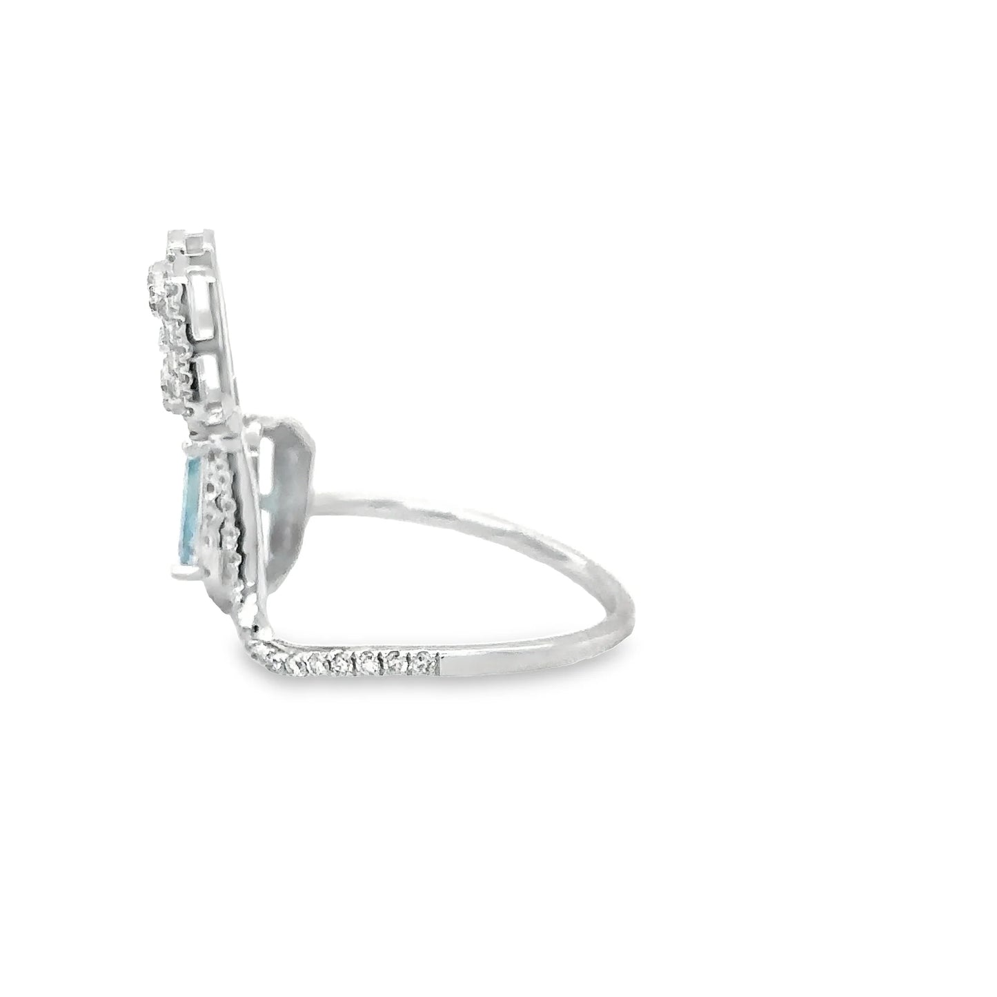 14KT WHITE GOLD AQUAMARINE RING WITH DIAMONDS