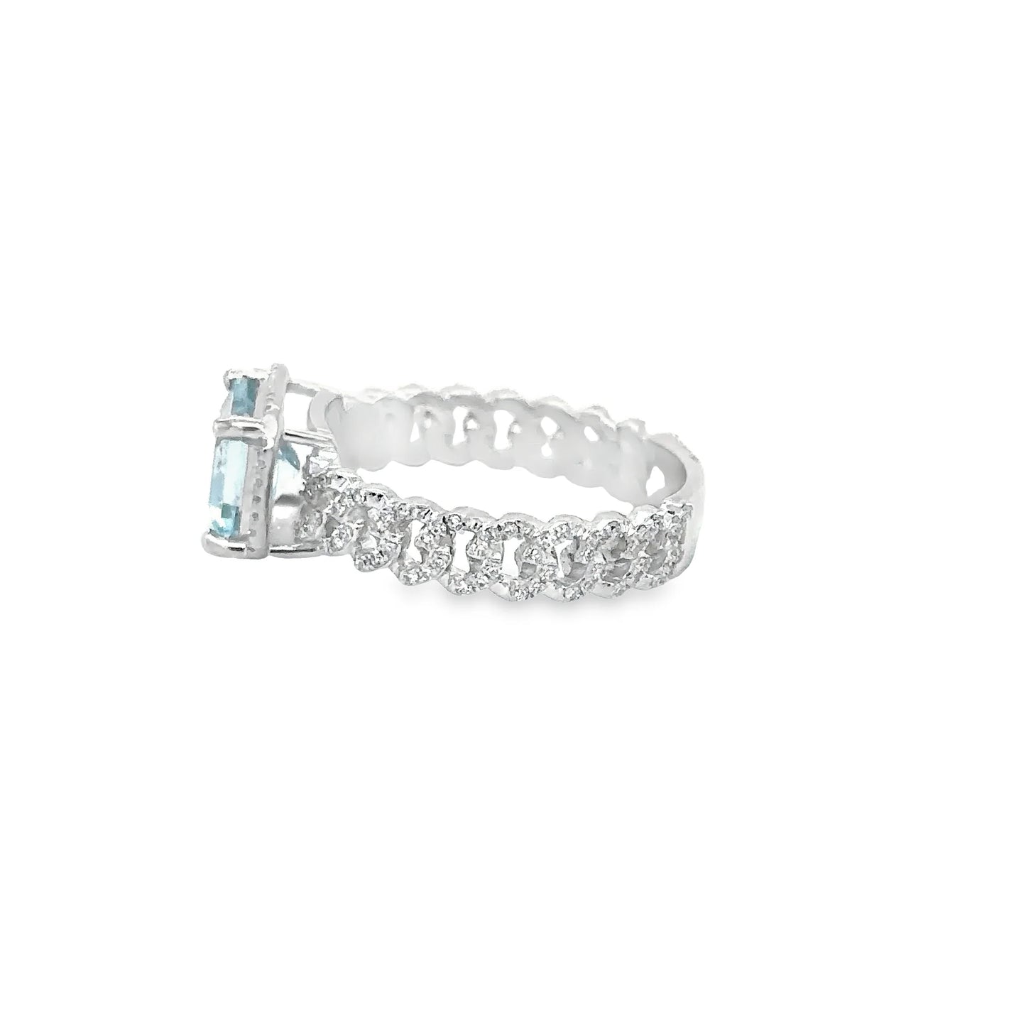 14KT WHITE GOLD AQUAMARINE RING WITH DIAMONDS