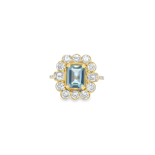 14KT GOLD AQUAMARINE AND DIAMONDS RING
