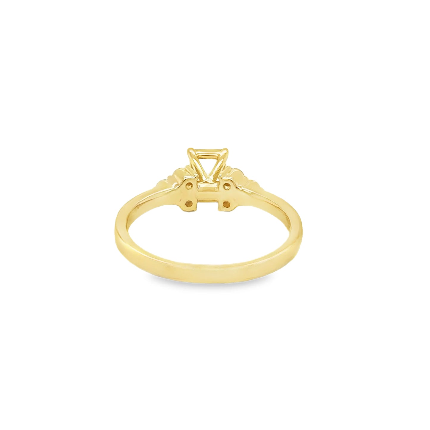 14KT YELLOW GOLD AQUAMARINE AND DIAMONDS RING