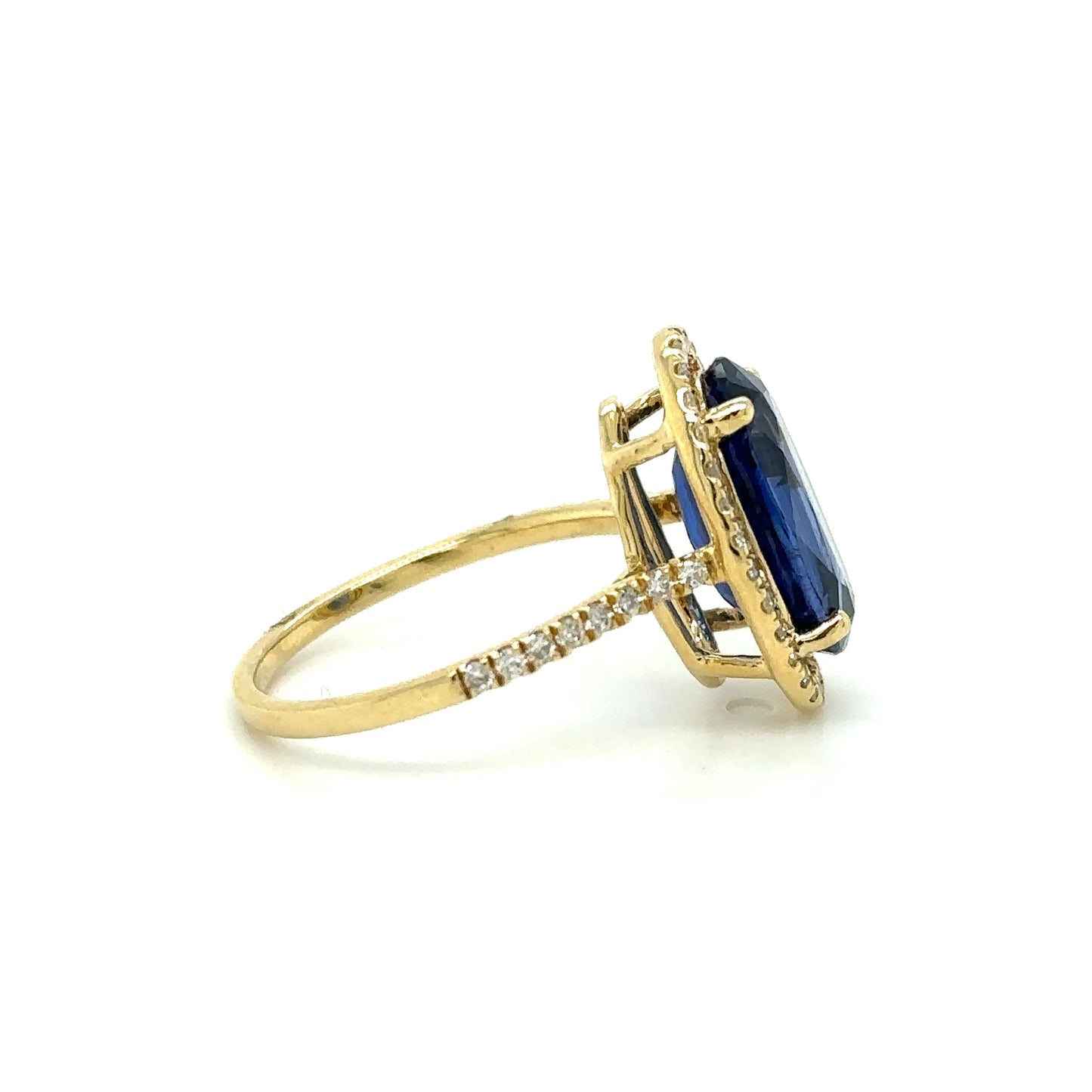 YELLOW GOLD SAPPHIRE RING WITH DIAMONDS