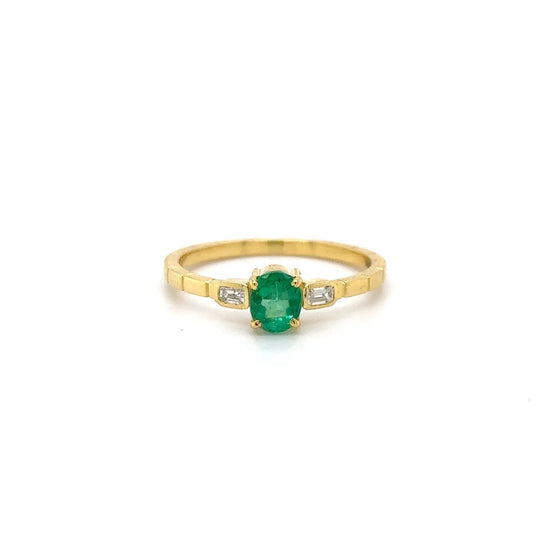 14KT YELLOW GOLD EMERALD AND DIAMONDS RING