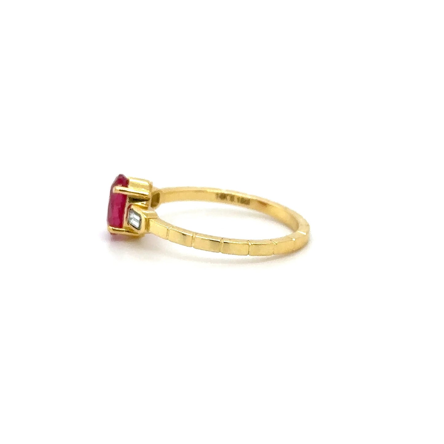 14KT YELLOW GOLD RUBY AND DIAMONDS RING