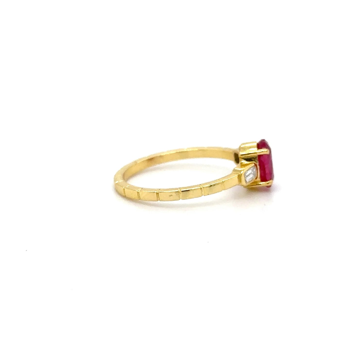 14KT YELLOW GOLD RUBY AND DIAMONDS RING