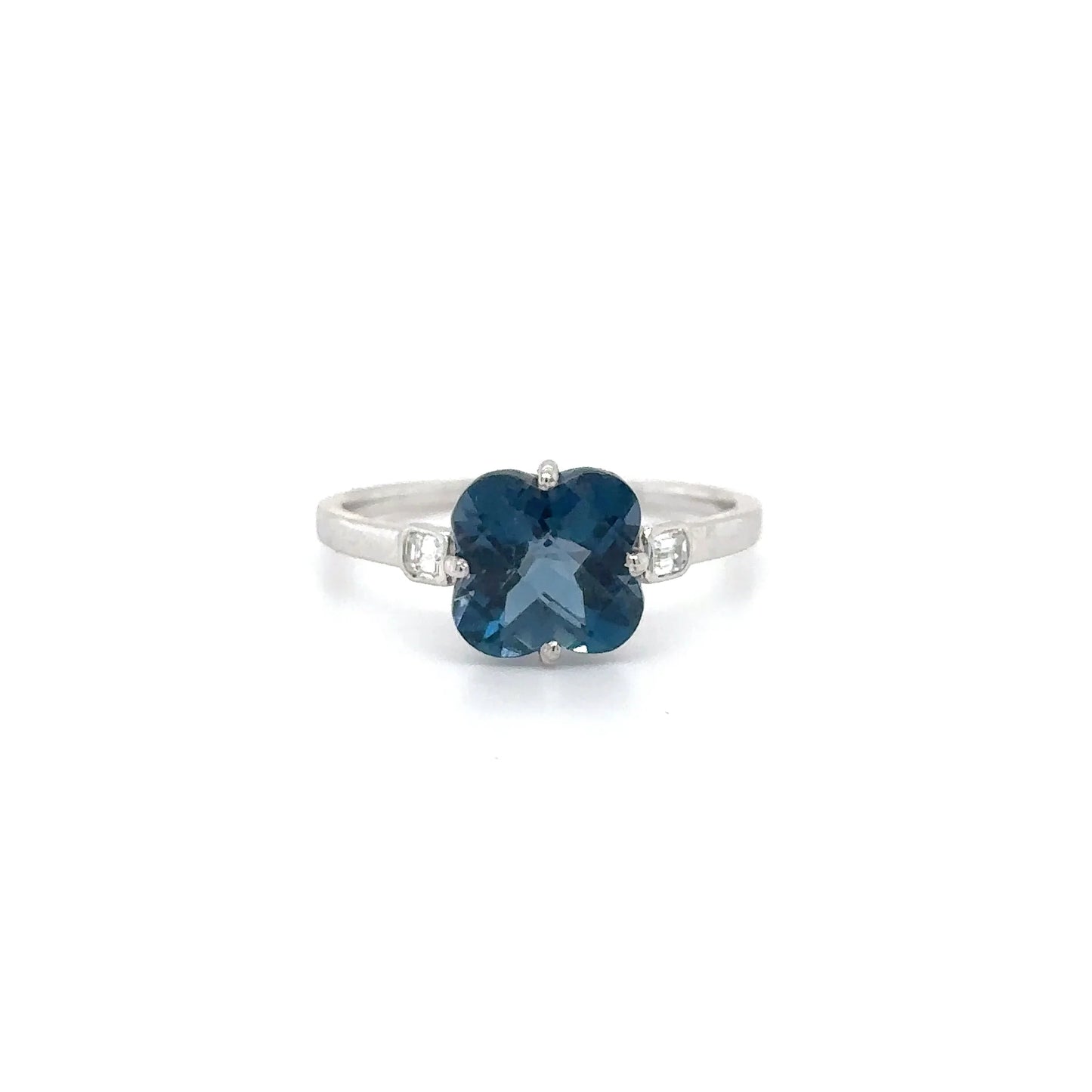 18KT WHITE GOLD BLUE TOPAZ DIAMONDS RING