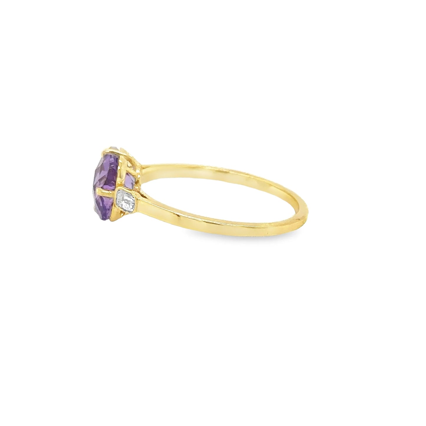 14KT YELLOW GOLD AMETHYST AND DIAMONDS RING