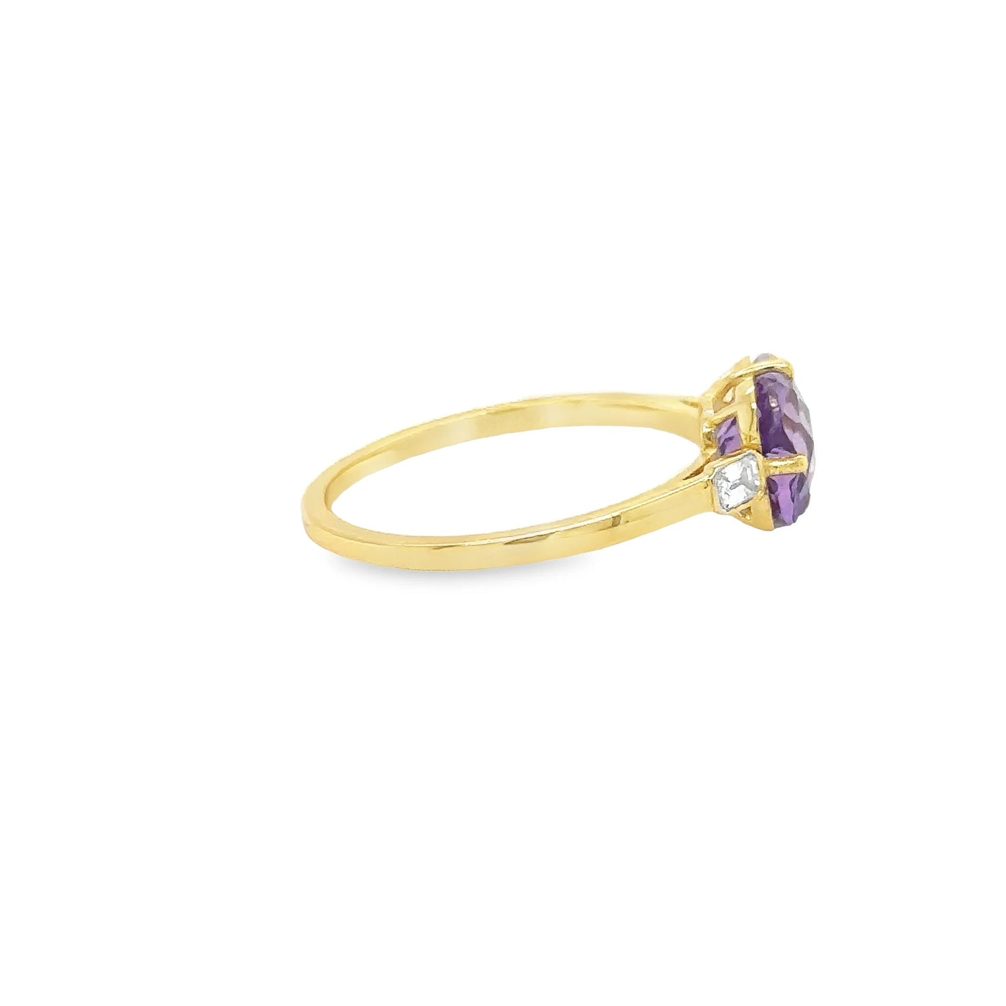 14KT YELLOW GOLD AMETHYST AND DIAMONDS RING