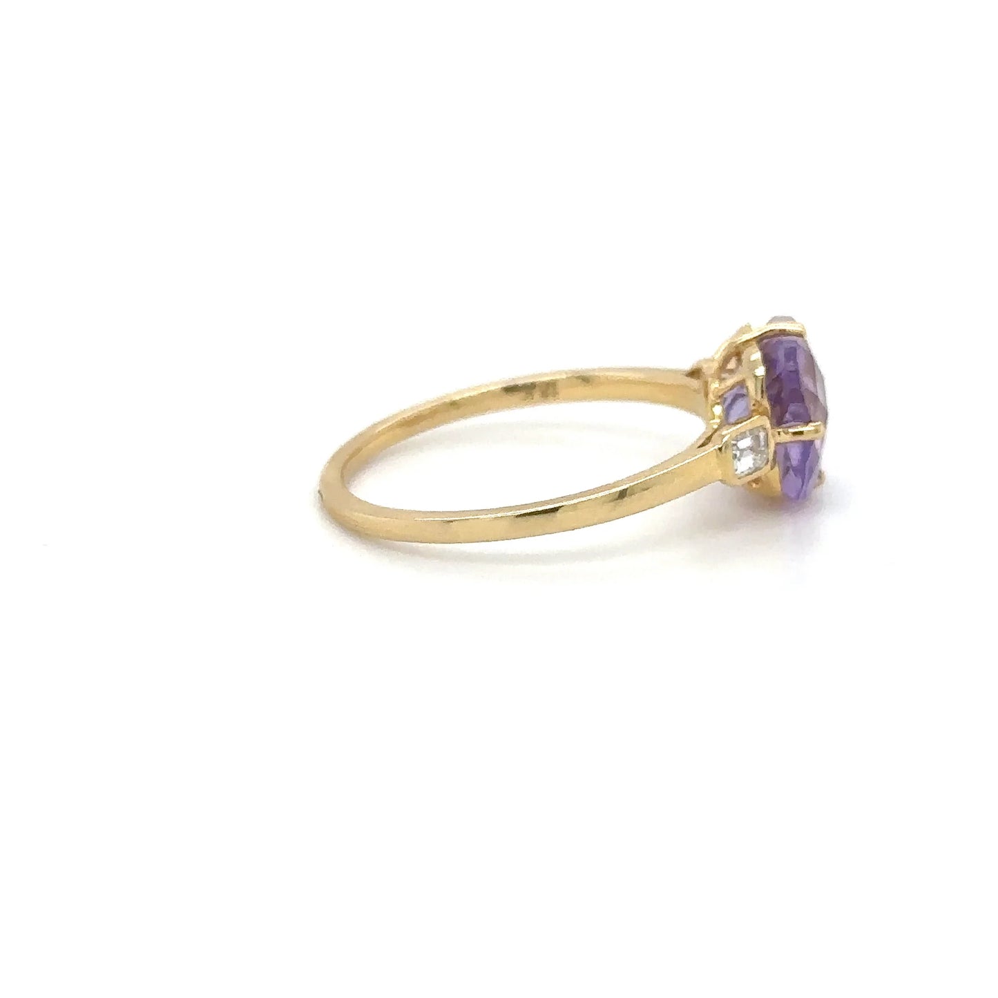 18KT YELLOW GOLD AMETHYST DIAMONDS RING