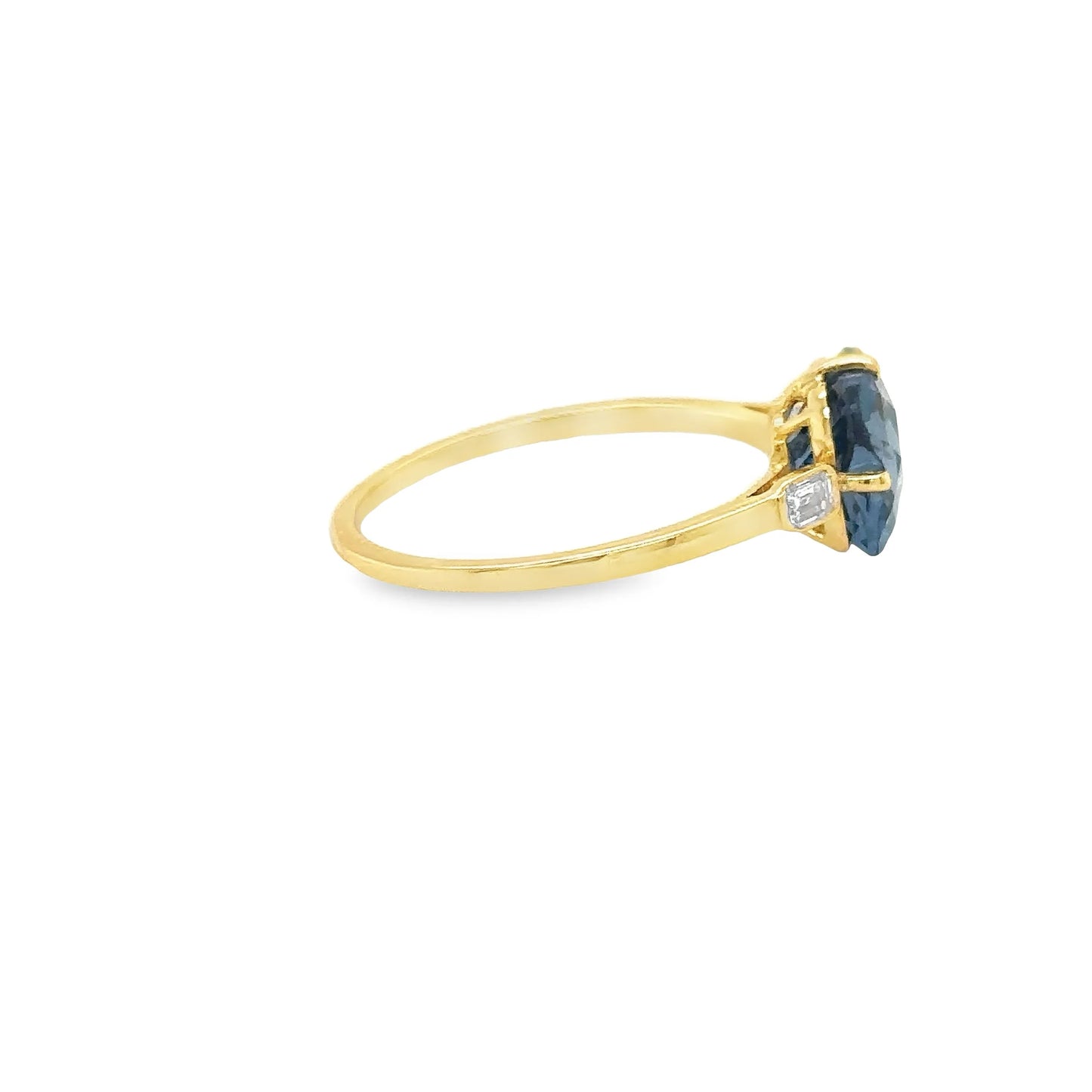 14KT YELLOW GOLD BLUE TOPAZ AND DIAMONDS RING