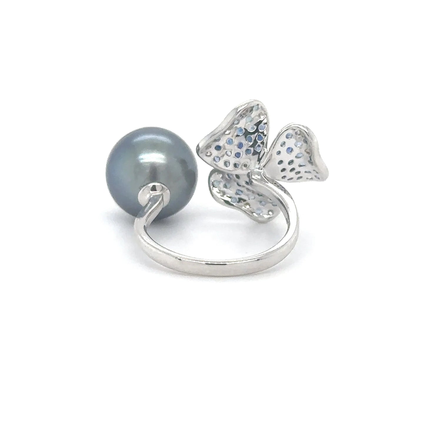 18KT WHITE GOLD PEARL, SAPPHIRE AND DIAMOND RING