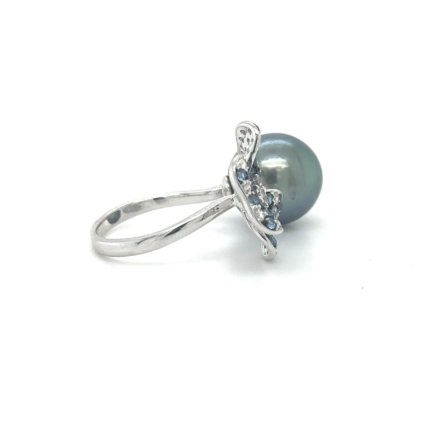 18KT WHITE GOLD PEARL, SAPPHIRE AND DIAMOND RING