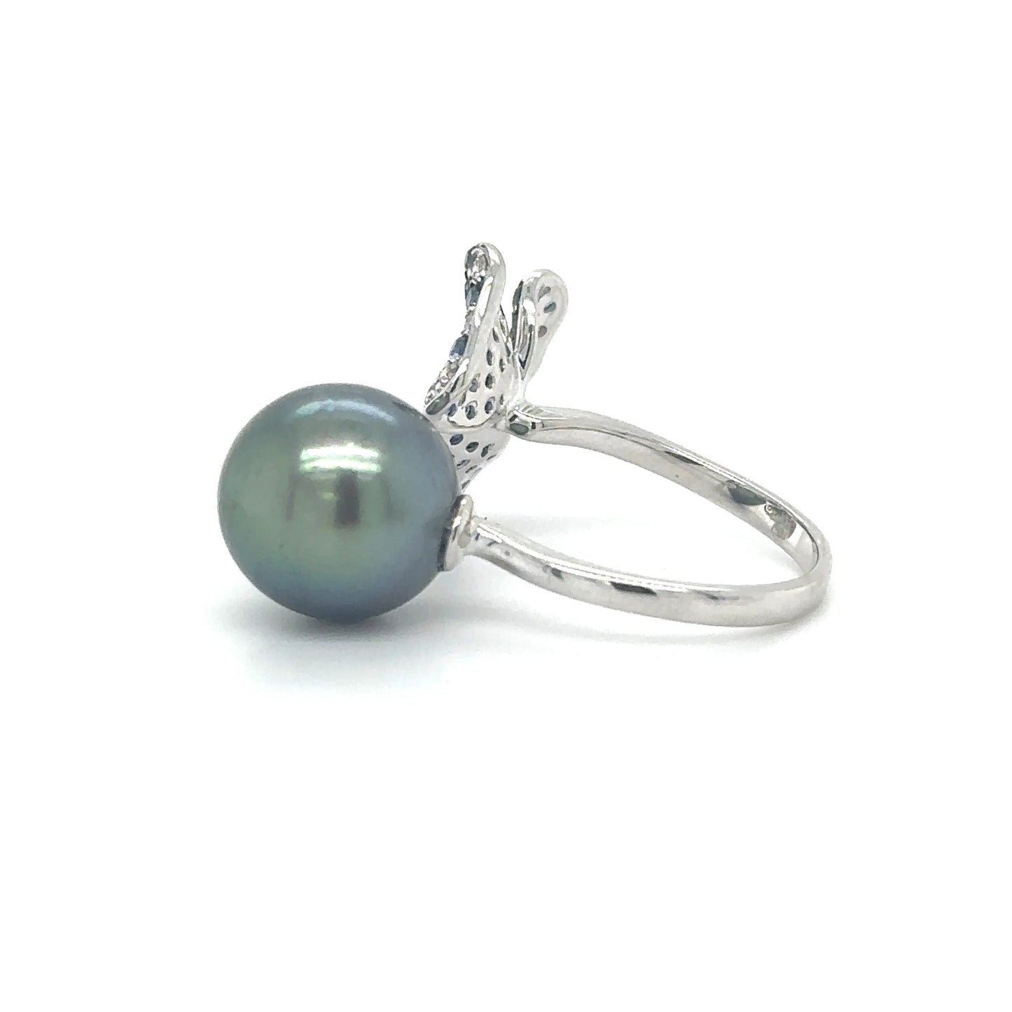 18KT WHITE GOLD PEARL, SAPPHIRE AND DIAMOND RING