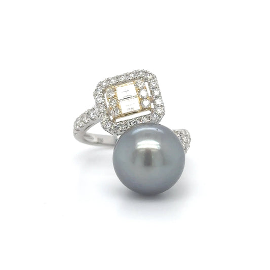 18KT WHITE GOLD PEARL AND DIAMOND RING