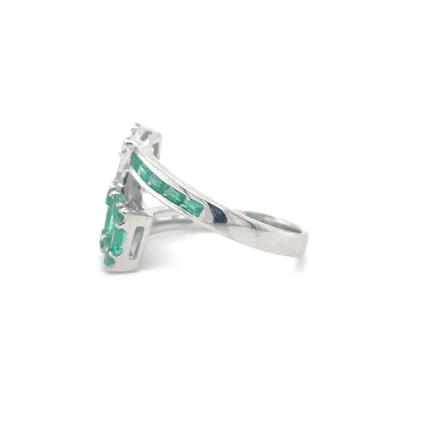 14KT WHITE GOLD EMERALD DIAMOND RING