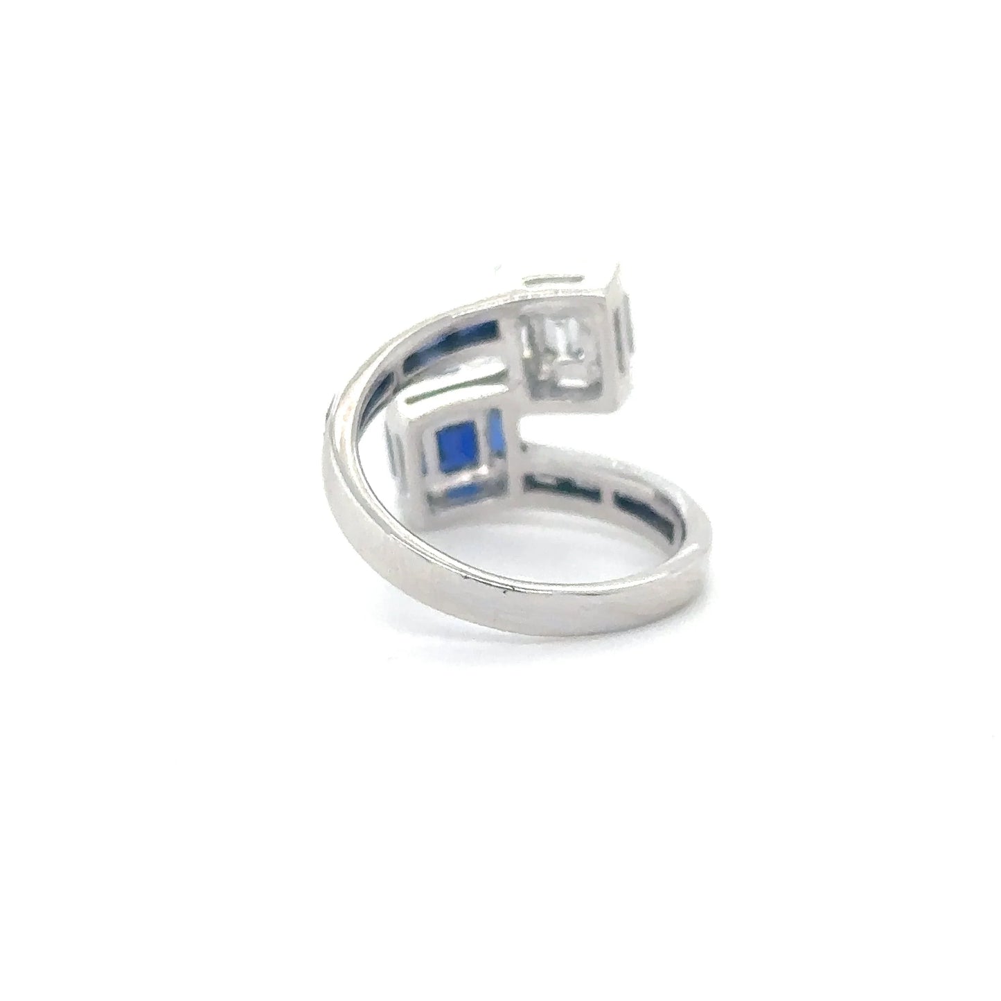 14KT WHITE GOLD SAPPHIRE DIAMOND RING