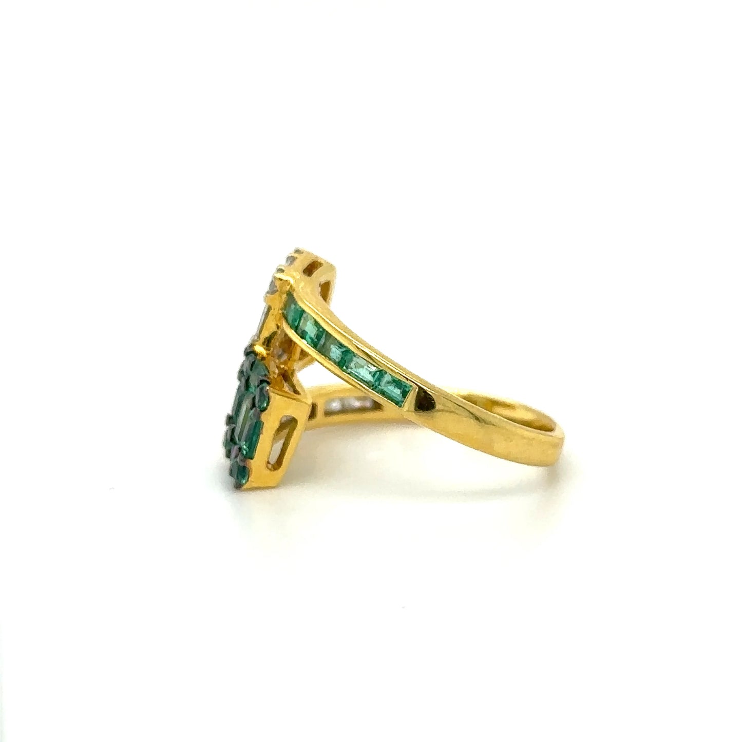 18KT YELLOW GOLD EMERALD DIAMOND RING