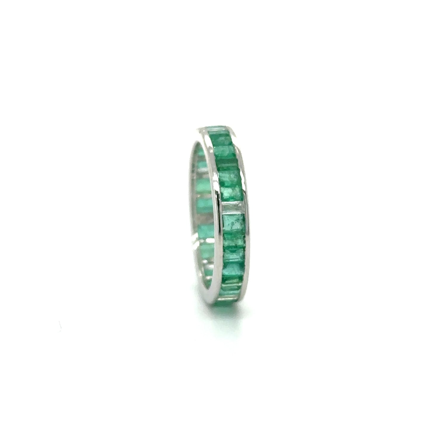 18KT WHITE GOLD EMERALD DIAMOND RING