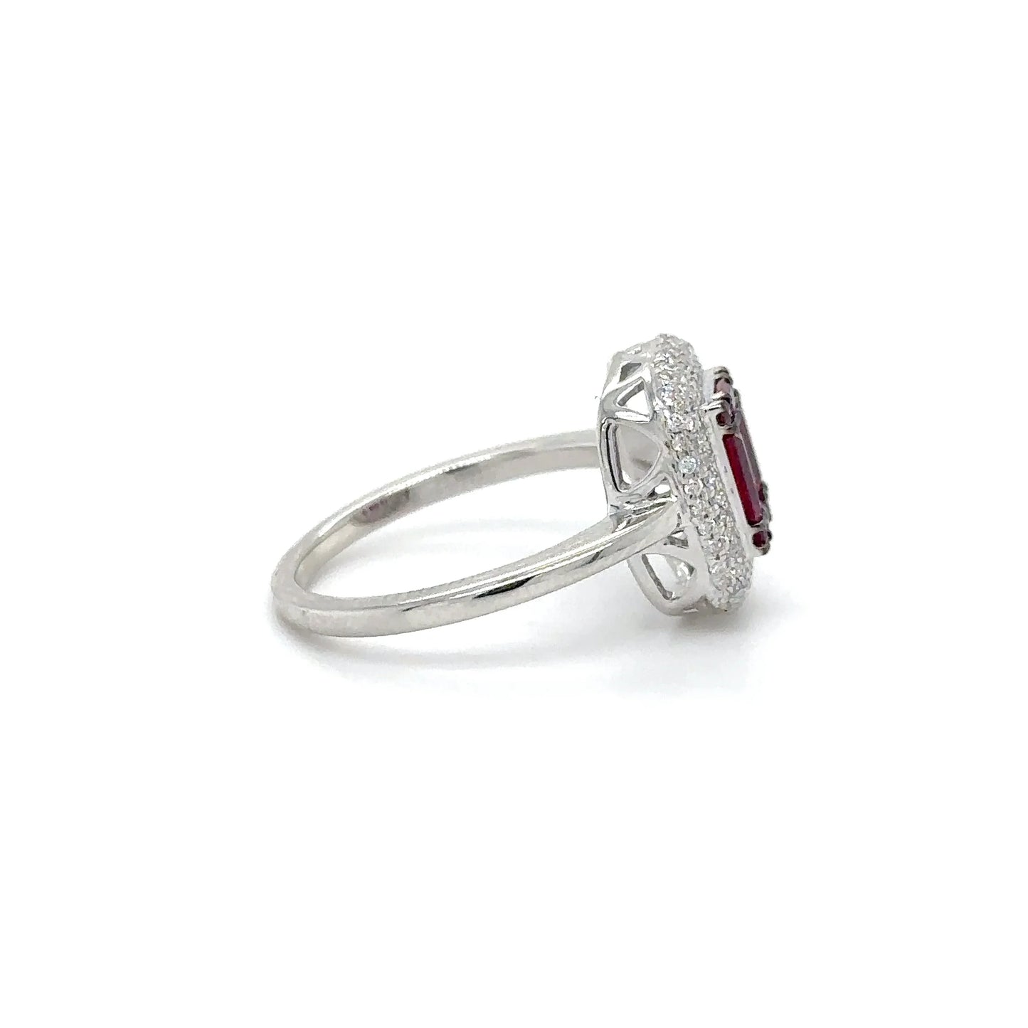 18KT WHITE GOLD BAGUETTE RUBY AND DIAMONDS RING