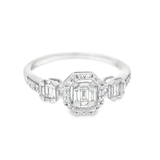 18KT WHITE GOLD DIAMOND RING