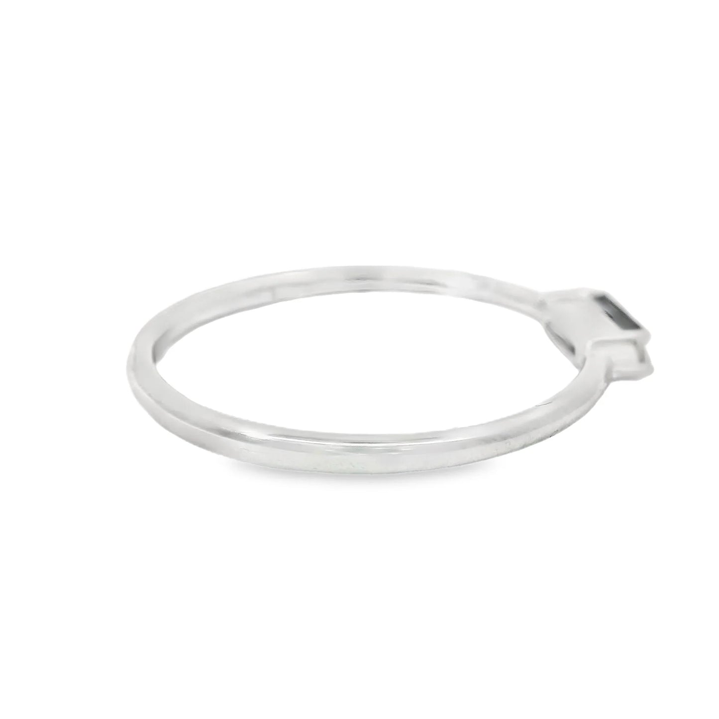 18KT WHITE GOLD BLUE SAPPHIRE AND DIAMOND RING