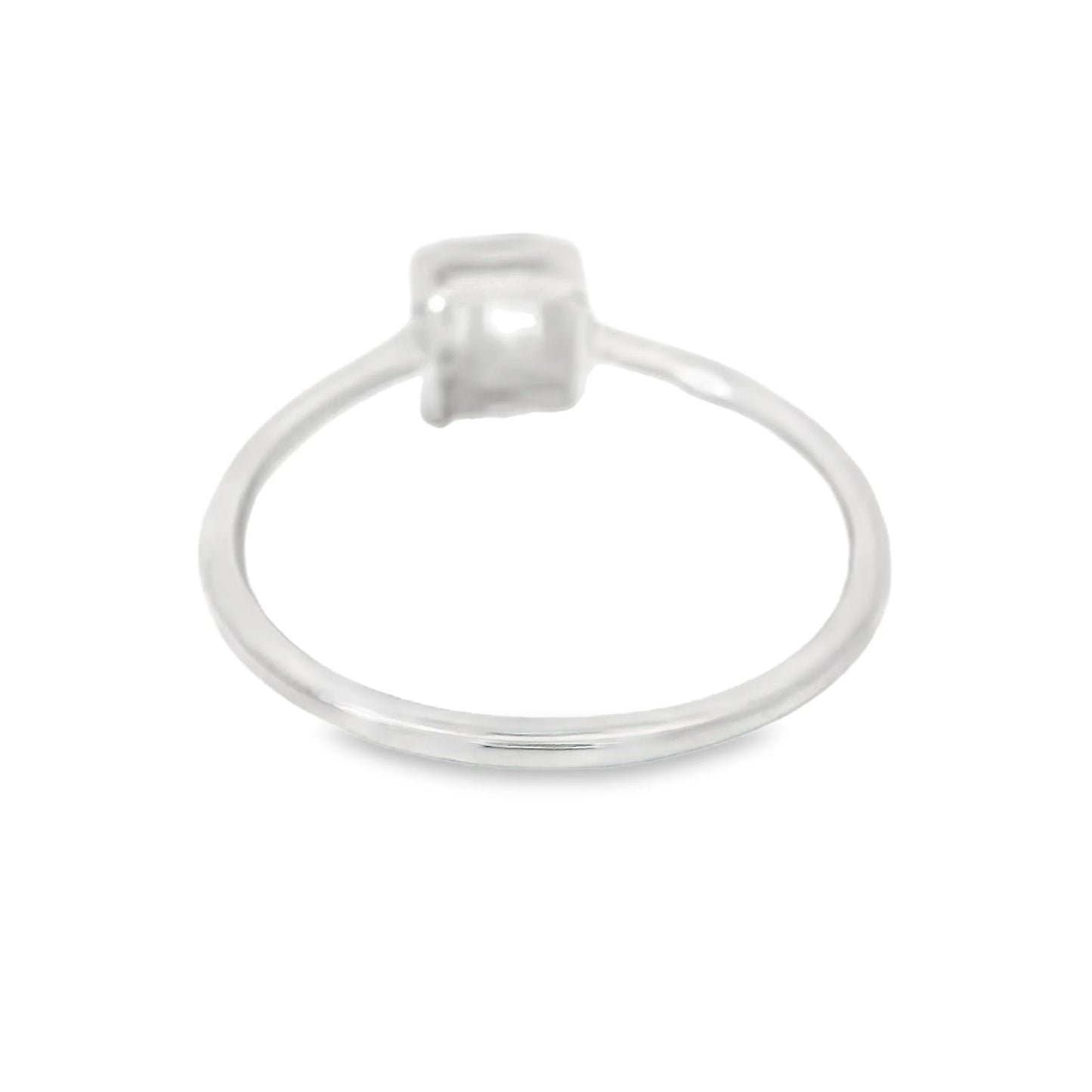 18KT WHITE GOLD DIAMOND RING