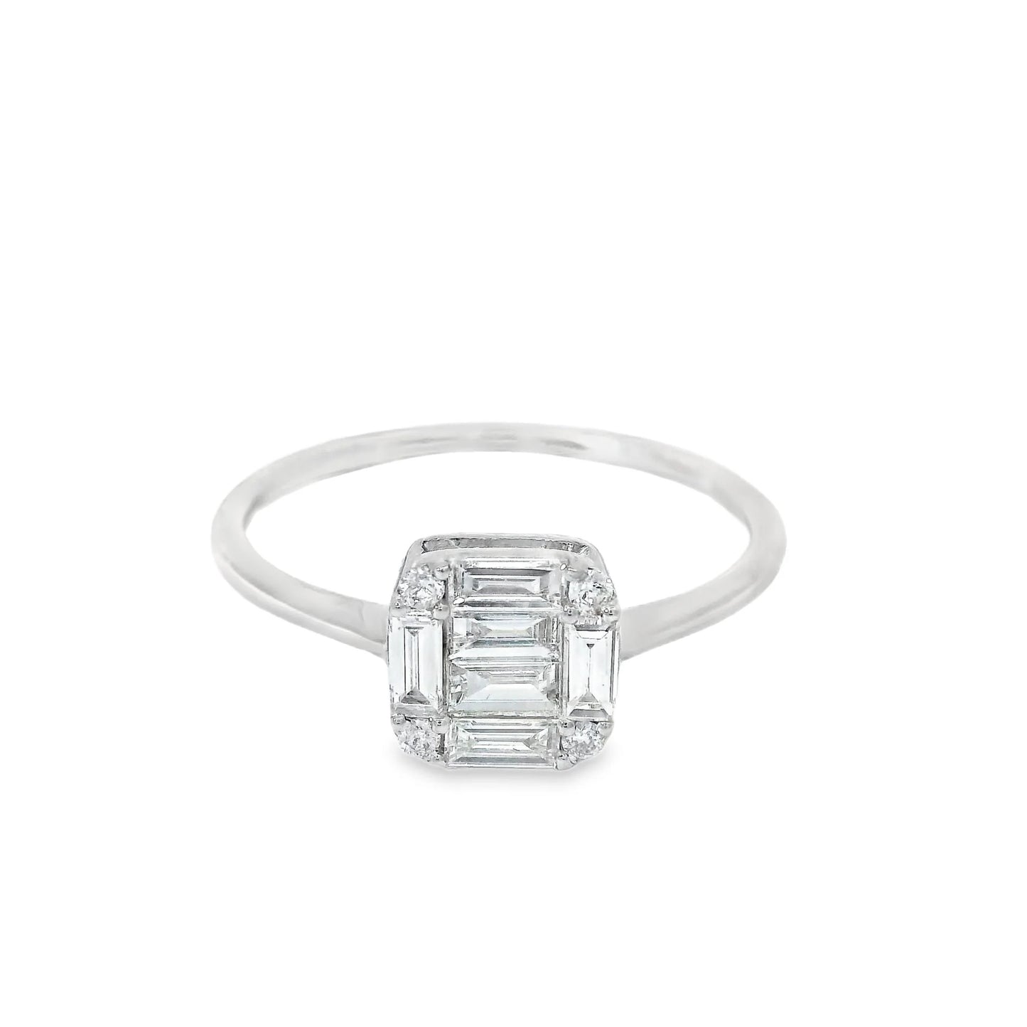 18KT WHITE GOLD DIAMOND RING