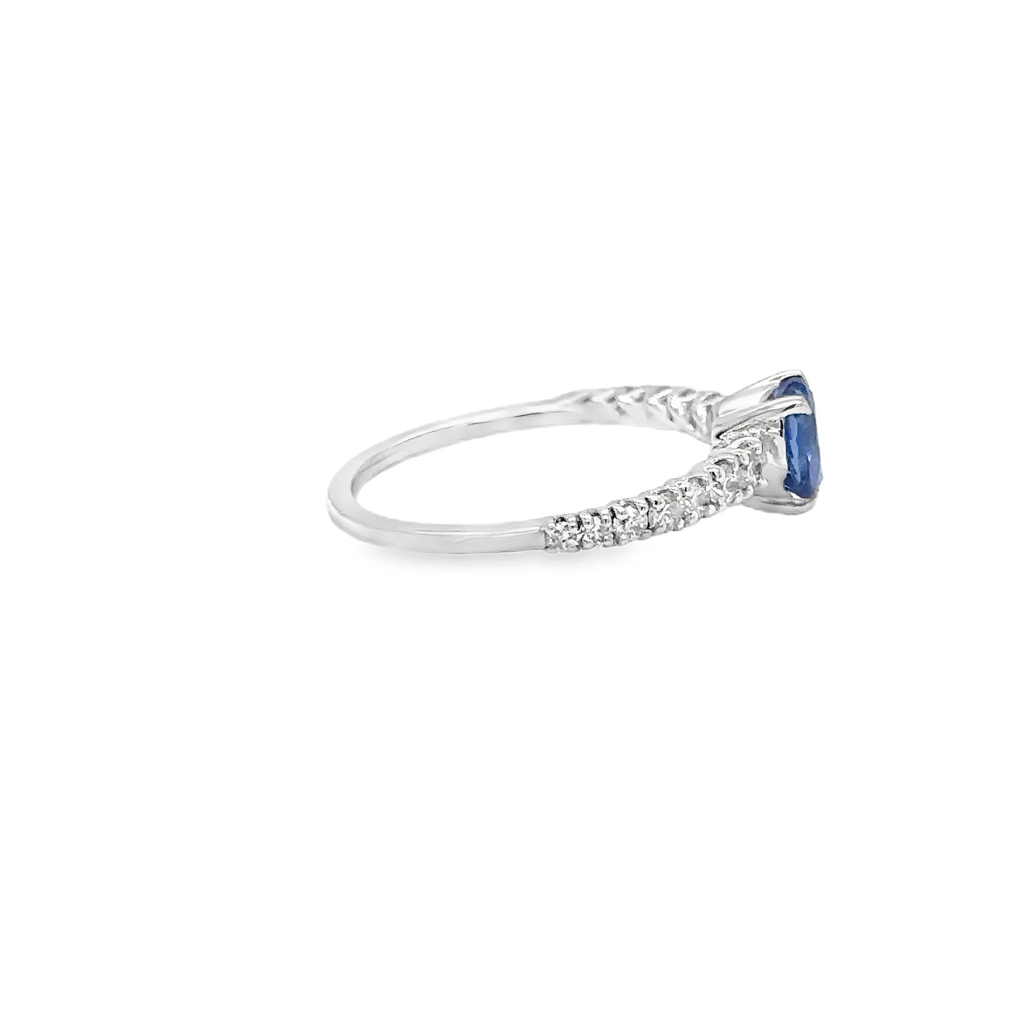 18KT WHITE GOLD HEART BLUE SAPPHIRE AND DIAMONDS RING