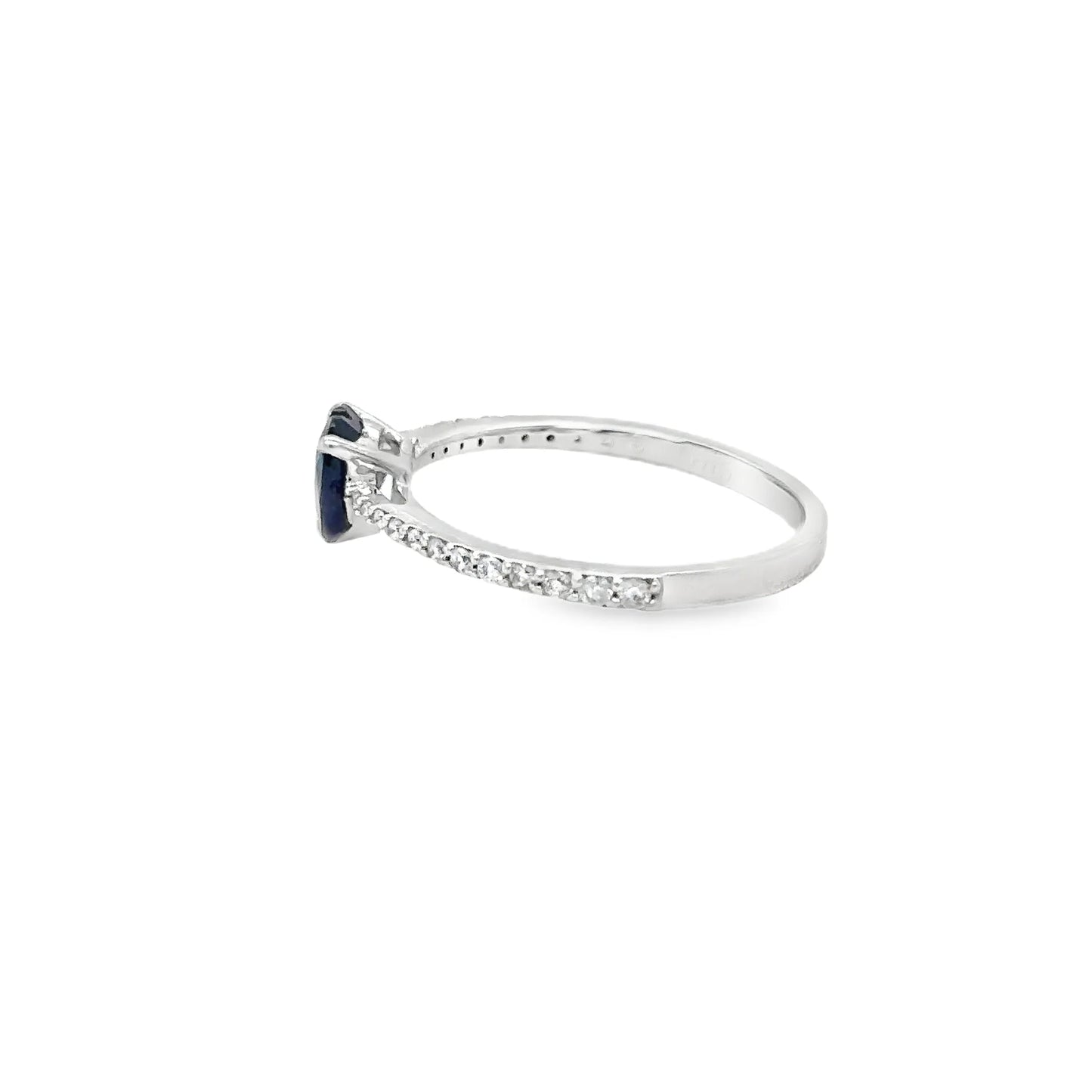 18KT WHITE GOLD HEART BLUE SAPPHIRE AND DIAMONDS RING
