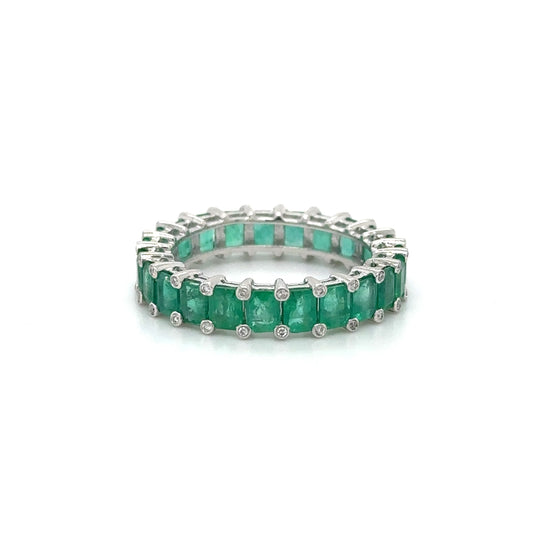 14KT WHITE GOLD EMERALD AND DIAMONDS RING