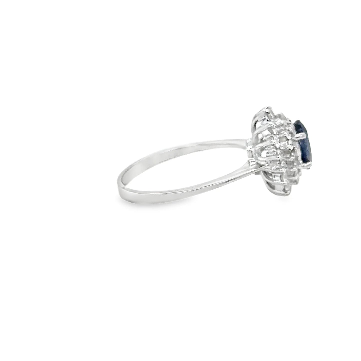 18KT WHITE GOLD BLUE SAPPHIRE AND DIAMONDS RING