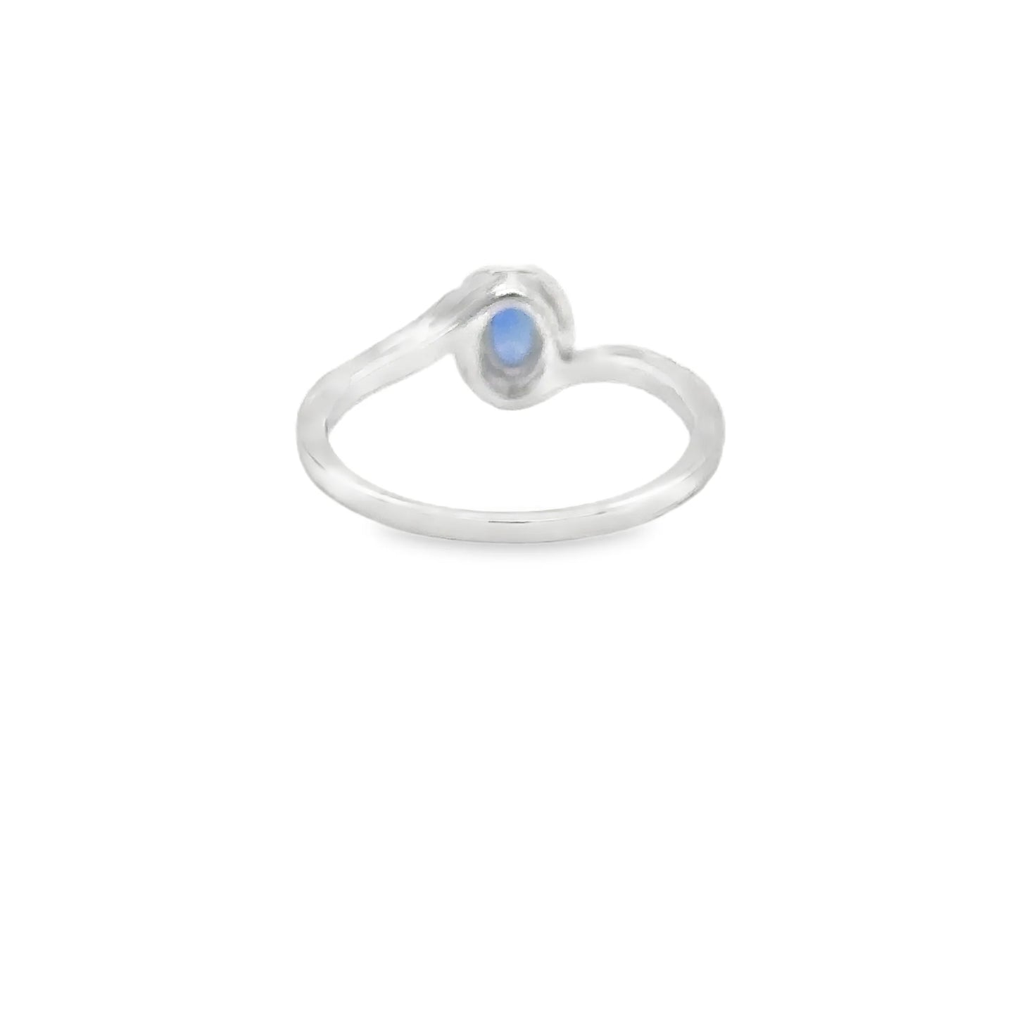 18KT WHITE GOLD BLUE SAPPHIRE AND DIAMONDS RING