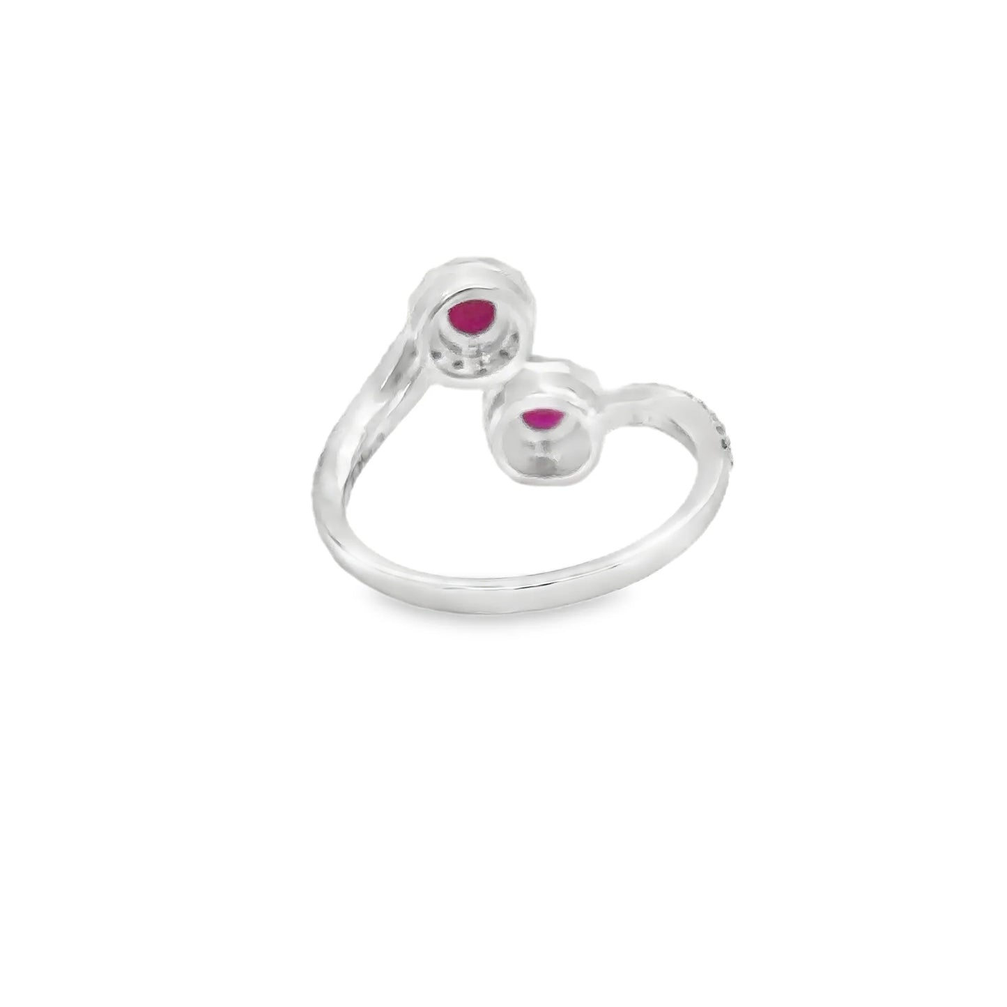 18KT WHITE GOLD RUBY AND DIAMONDS RING