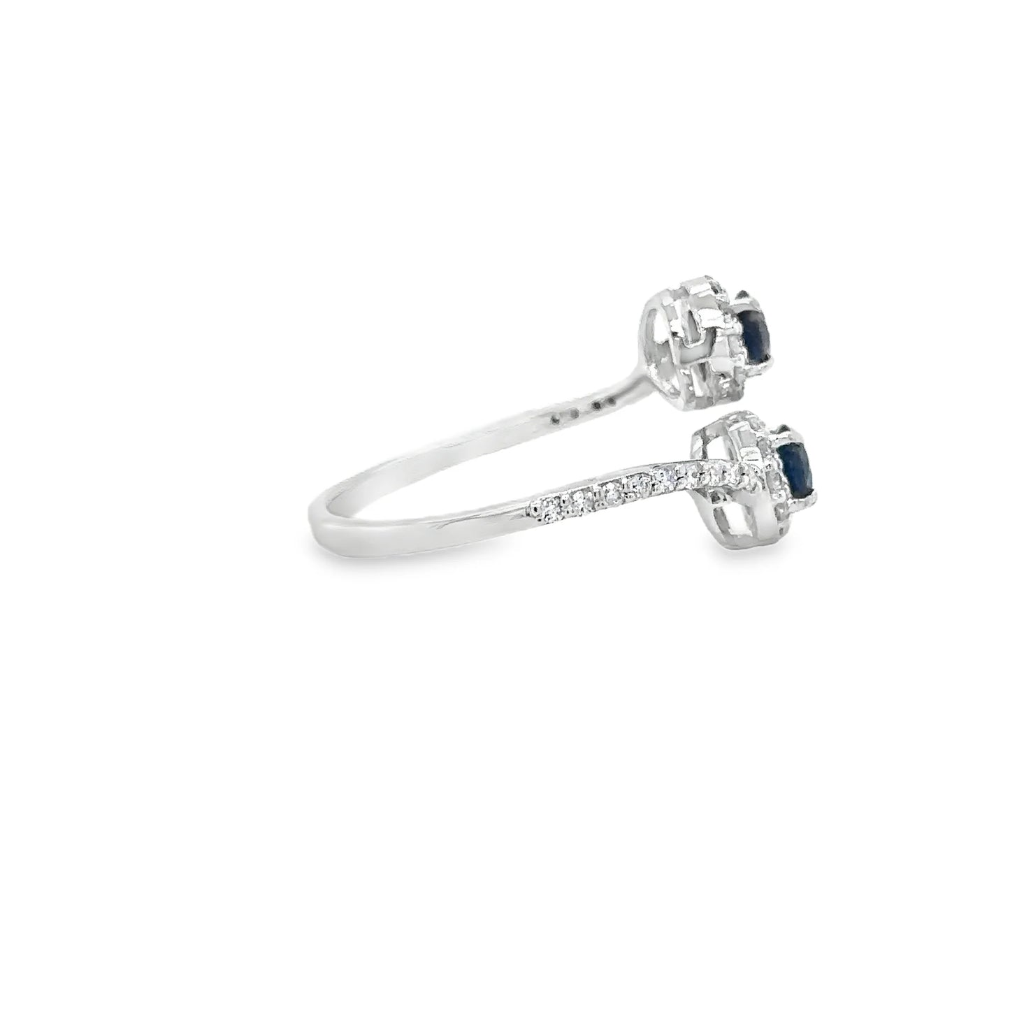 18KT WHITE GOLD BLUE SAPPHIRE AND DIAMONDS RING