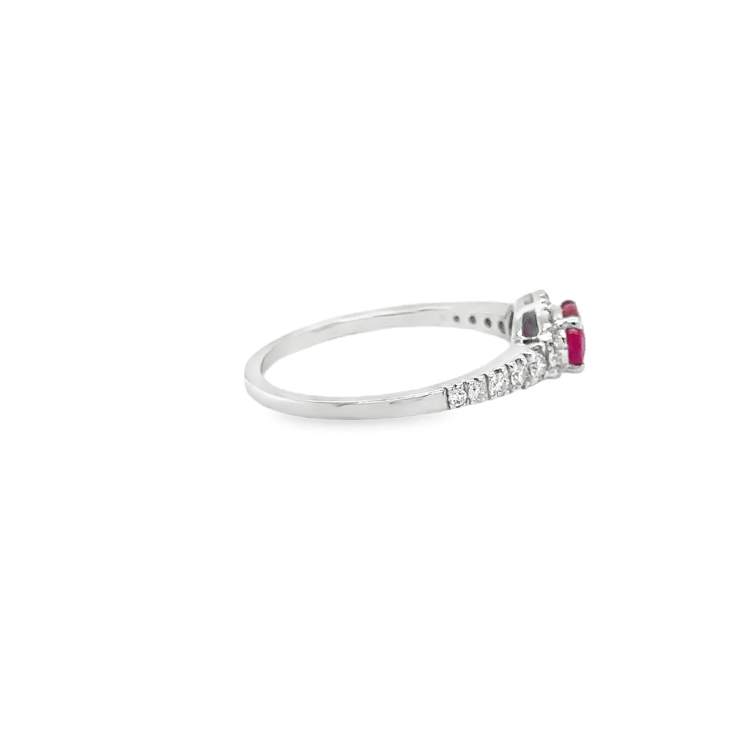 18KT WHITE GOLD RUBY AND DIAMONDS RING