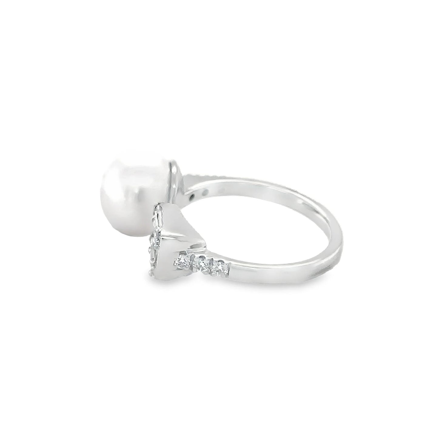 14KT WHITE GOLD FRESH WATER PEARL AND DIAMOND RING
