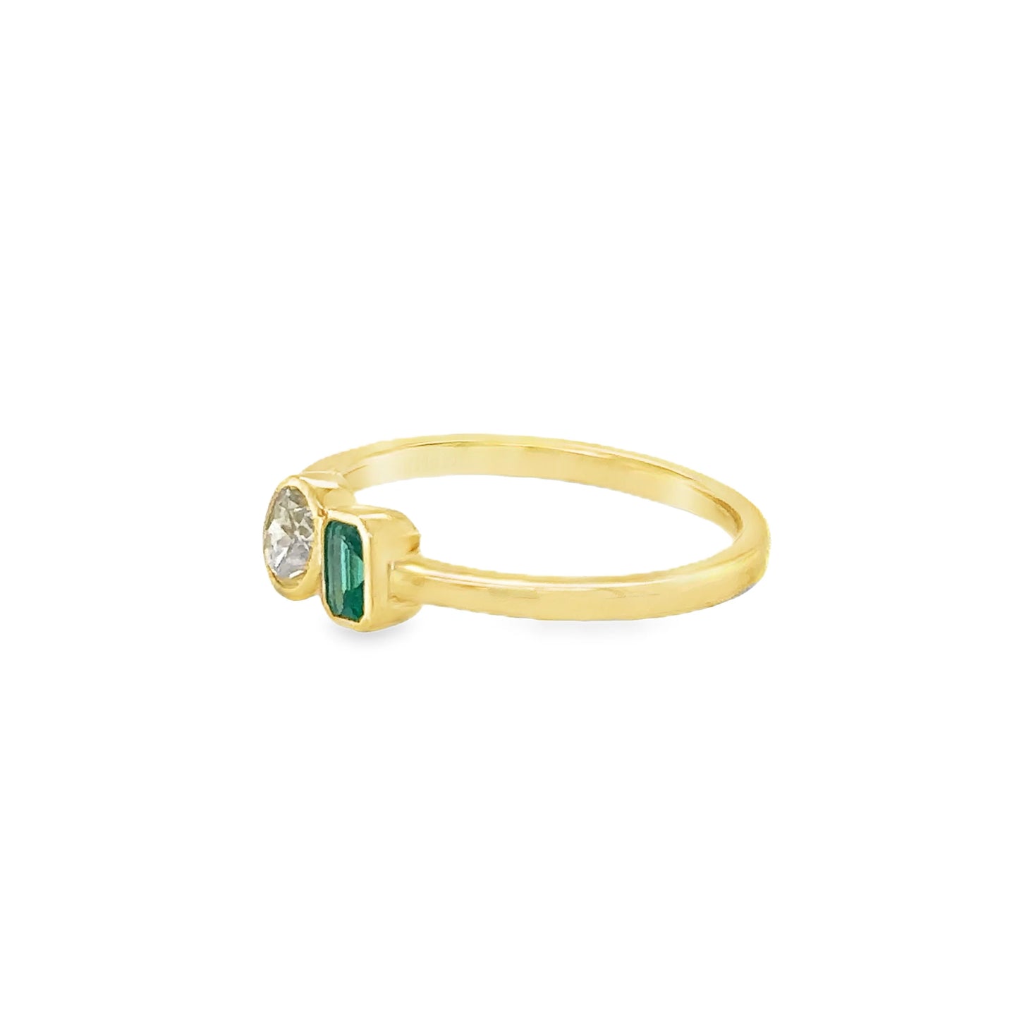 14KT YELLOW GOLD EMERALD AND CHAMPAGNE DIAMOND RING